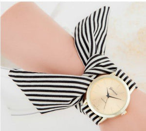 Striped printed gold shell watch